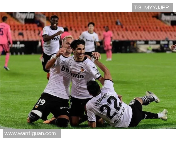 鲁多格利与巴伦西亚的激烈对决揭示了足球战术的新趋势与精彩瞬间